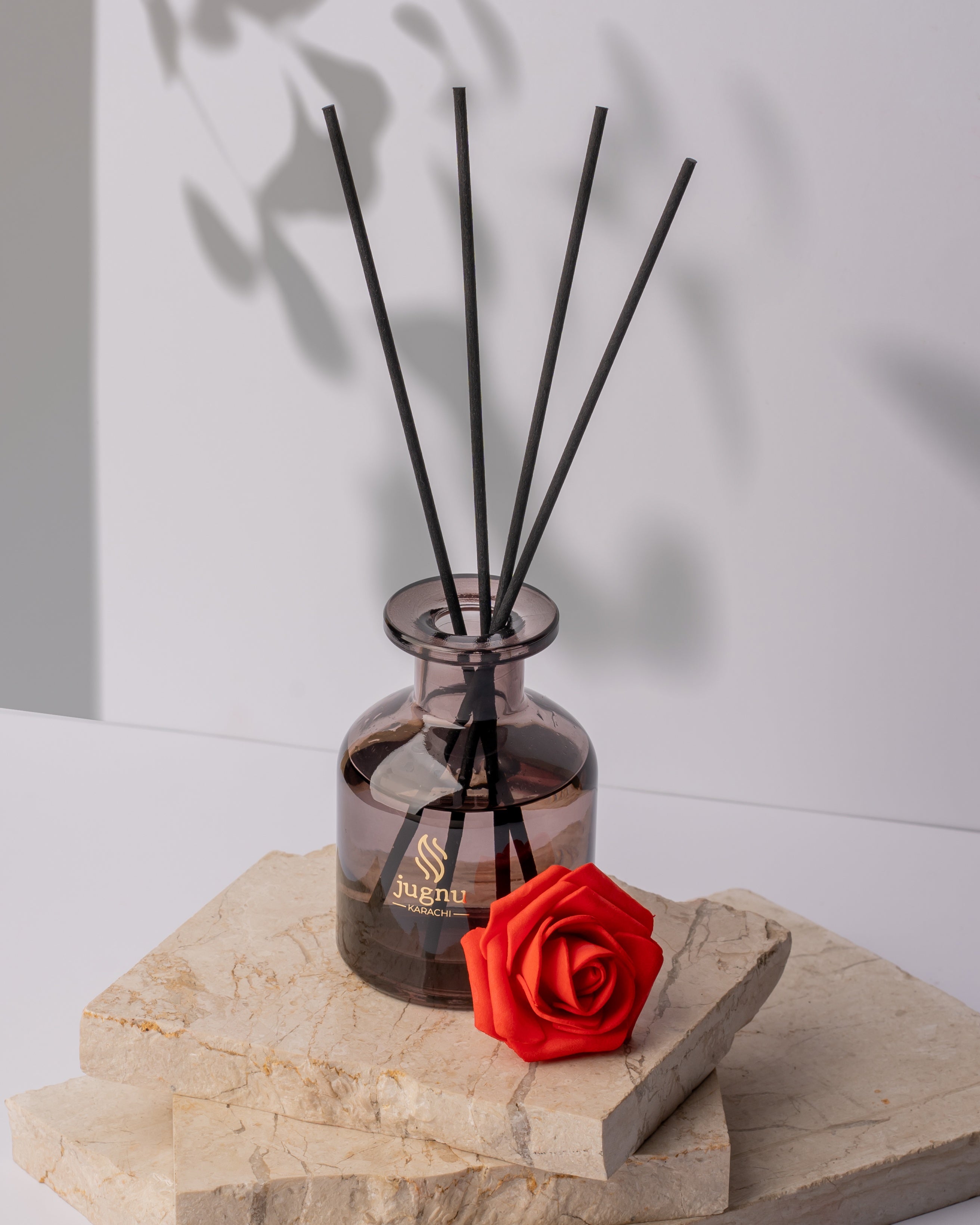 Jhoolay Laal (Red Roses) - Reed Diffuser – Jugnu Candle
